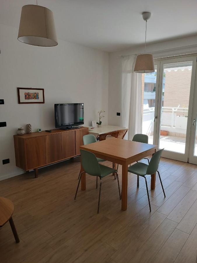 Per 4, Metro B Monti Tiburtini, Ac, Wi-fi Apartment *