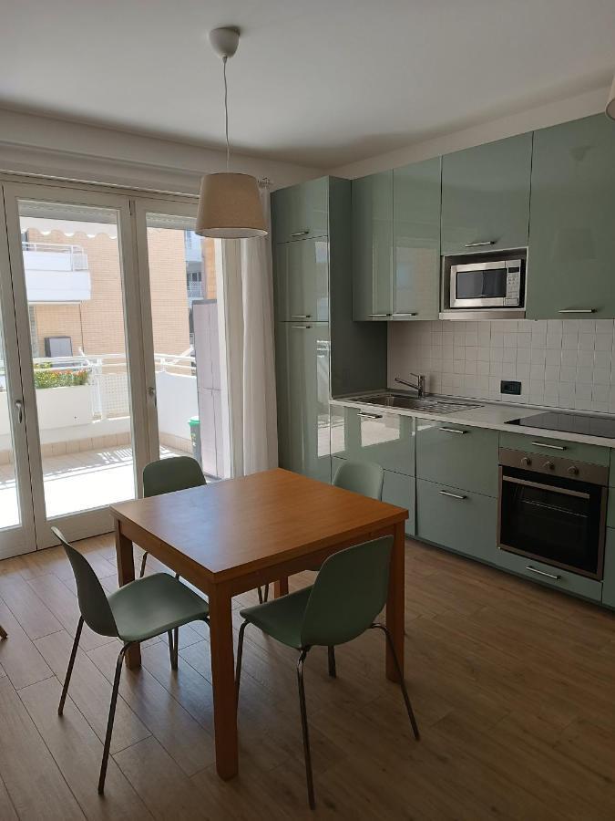 Per 4, Metro B Monti Tiburtini, Ac, Wi-fi Apartment *